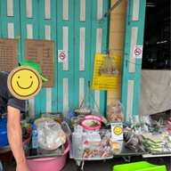 ขนมจีน หน้าสถานีกาชาด