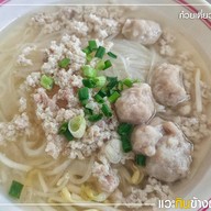 ก๋วยเตี๋ยว “สุนหมูเด้ง” 8ริ้ว 8ริ้ว