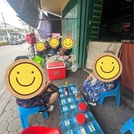 ขนมจีน หน้าสถานีกาชาด