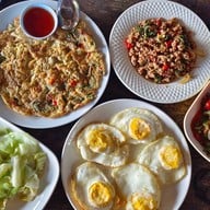 ไร่ชาลุงเดช