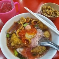 เมนูของร้าน ก๋วยเตี๋ยวเย็นตาโฟ เกี๊ยวโต (บางรัก)
