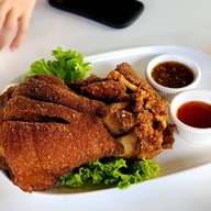 เมนูของร้าน ครัวยายเปล่ง & กฤษฎิ์ ขาหมูหมั่นโถว ซาลาเปา ศาลาธรรมสพน์