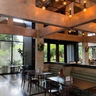 The Hub Cafe and Eatery พระราม 9