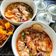 บ้านก๋วยเตี๋ยวต้มยำหมูเด้ง ลาดพร้าว 101