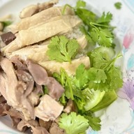 ร้าน อิ่มคำโต ต้มเลือดหมู โจ๊ก ก๋วยจั๊บ ก๋วยเตี๋ยว ข้าวมันไก่