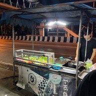 ร้านลูกชิ้นทอด