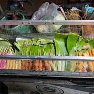 ร้านลูกชิ้นทอด