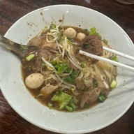 เมนูของร้าน ก๋วยเตี๋ยวหมูตุ๋นนายเป็ด