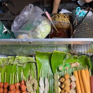 ร้านลูกชิ้นทอด