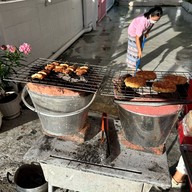ร้านหมูปิ้ง หมูทอด