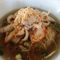 เมนูของร้าน ก๋วยเตี๋ยวหมูต้มยำ เจ๊ติ๋ม