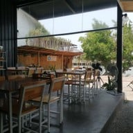 บรรยากาศ ร้านโป๊ะปลาทู แม่กลอง สาขาแม่กลอง