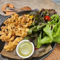 The Hub Cafe and Eatery พระราม 9