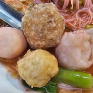 เมนูของร้าน ก๋วยเตี๋ยวเย็นตาโฟ เกี๊ยวโต (บางรัก)