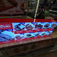 เจ๊แดงสามย่าน ส้มตำ คอหมูย่าง สยามพารากอน