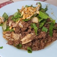 ร้านลาบลุงน้อย by ตี๋หลังมอ