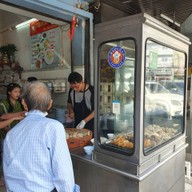 กฤษโอชา อนุสาวรีย์สามกษัตริย์