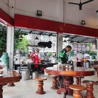 บรรยากาศ เป็ดย่างตงเพ้ง สาขาโชคชัย 4 วังหิน-โชคชัย 4