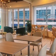 Curve Coffee & Bar
