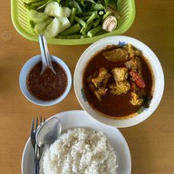 ข้าวแกงปักษ์ใต้ ครัวเมืองตรัง - ถนนสุริยาตร์
