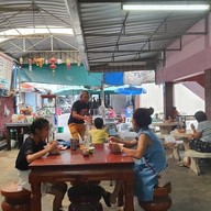 เย็นตาโฟฮ่องเต้ ศรีย่าน แยกร่วมจิตต์