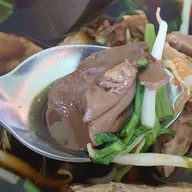 เจ๊สมหมายเป็ดพะโล้
