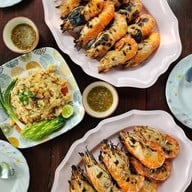 เมนูของร้าน ครัวนุชกุ้งเผา