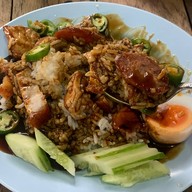 ร้านข้าวหมูแดง เฮียฮั๊ว