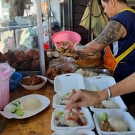 ร้านข้าวมันไก่ ประตู บี นิคมอุตสาหกรรมโรจนะ
