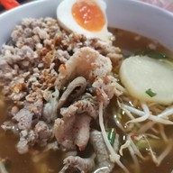 เมนูของร้าน ก๋วยเตี๋ยวหมูกำตังไข่ยักษ์ สูตรโบราณ รามอินทรา65 แยก2-2