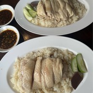 ⭐️อ้วนนะหมูกรอบชาชู ข้าวมันไก่