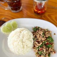 เมนูของร้าน กันเอง ก๋วยเตี๋ยวเนื้อตุ๋น หมูตุ๋น เลียบคลอง5 ลำลูกกา