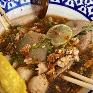 เมนูของร้าน ก๋วยเตี๋ยวเรือ นายร้อย ก๋วยเตี๋ยวเรือนายร้อย (โครงการ Airport Avenue)