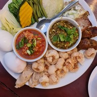 เมนูของร้าน ต๋อง เต็ม โต๊ะ นิมมานเหมินท์ ซอย 13