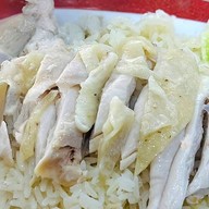 ข้าวมันไก่ตอนบุญทวี กะเพราถาด ข้าวขาหมู ปตท.(ขาเข้า) ปตท. เพชรธณวรรณ