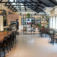 บรรยากาศ Zurich Bread Factory&Cafe