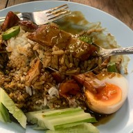 ร้านข้าวหมูแดง เฮียฮั๊ว