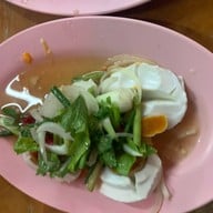 เมนูของร้าน ครัวอาตือ ต้นตำหรับข้าวต้มเมืองคอน