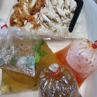 เมนูของร้าน เฮียต้อยข้าวมันไก่(หน้าเพลินกาเด้น)