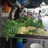 บรรยากาศ เจ๊ติ๊ก ขนมจีนโคตรผัก ข้าวราดแกง