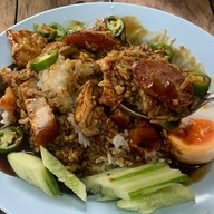 ร้านข้าวหมูแดง เฮียฮั๊ว