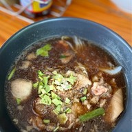 เมนูของร้าน กันเอง ก๋วยเตี๋ยวเนื้อตุ๋น หมูตุ๋น เลียบคลอง5 ลำลูกกา