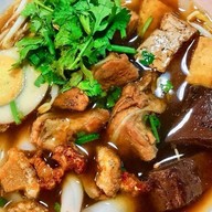 ก๋วยจั๊บน้ำข้นกระดูกอ่อน