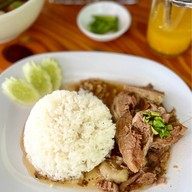 เมนูของร้าน กันเอง ก๋วยเตี๋ยวเนื้อตุ๋น หมูตุ๋น เลียบคลอง5 ลำลูกกา