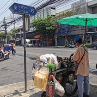 หน้าร้าน กุยช่ายทอดอาแปะเจ้าเก่า