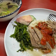 เมนูของร้าน แดงเป็ดย่าง (เจ้าเก่า) ตรงข้าม โรงแรมศรีพัฒนา