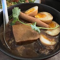 Simmer by praha-ซิมเมอร์ บาย ปราค สินธร