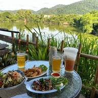 สระ ลาน ลม camp&cafe