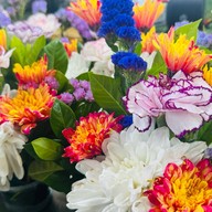 ร้านเล็ก-ทวี ดอกไม้ พวงมาลัยตลาดเสรี สาย 5