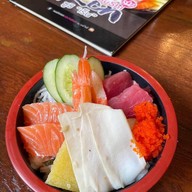 ร้านอาหารญี่ปุ่นซูชิเร็น ร้านซูชิเร็น หลังร้านอาตี๋โกปี๊